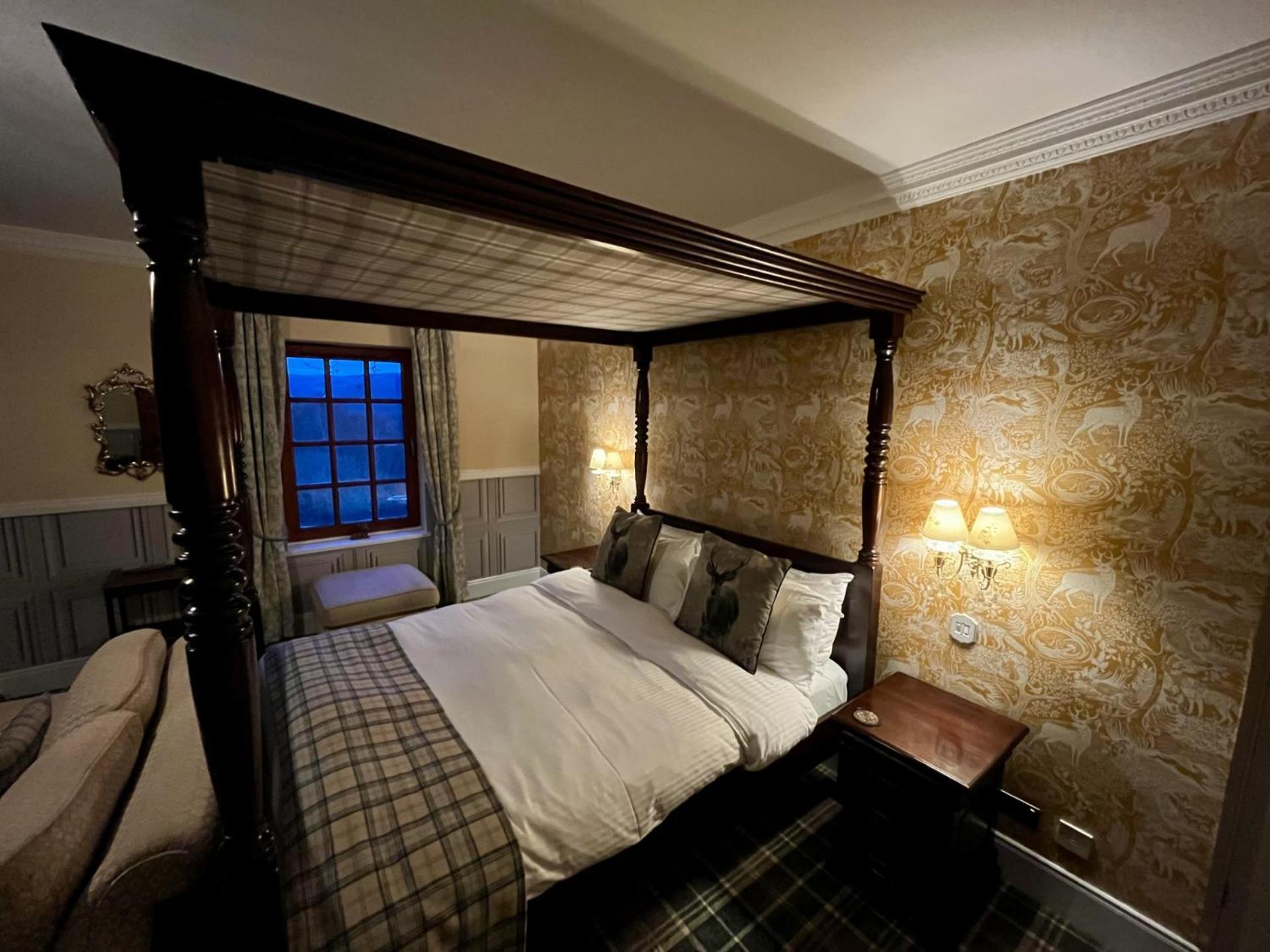 Highland Bear Lodge & Luxury Bear Huts Drumnadrochit Bagian luar foto