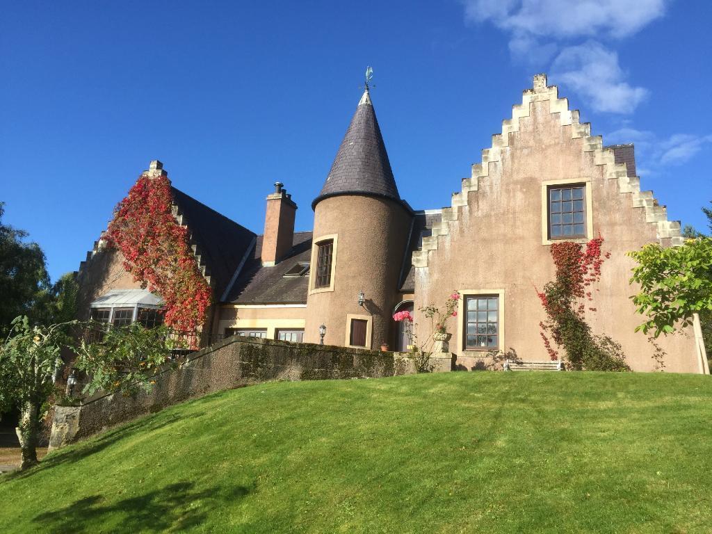 Highland Bear Lodge & Luxury Bear Huts Drumnadrochit Bagian luar foto